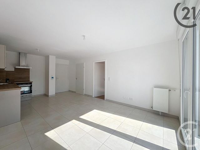 Appartement F2 à louer - 2 pièces - 40.6 m2 - DAMMARIE LES LYS - 77 - ILE-DE-FRANCE - Century 21 Cerim