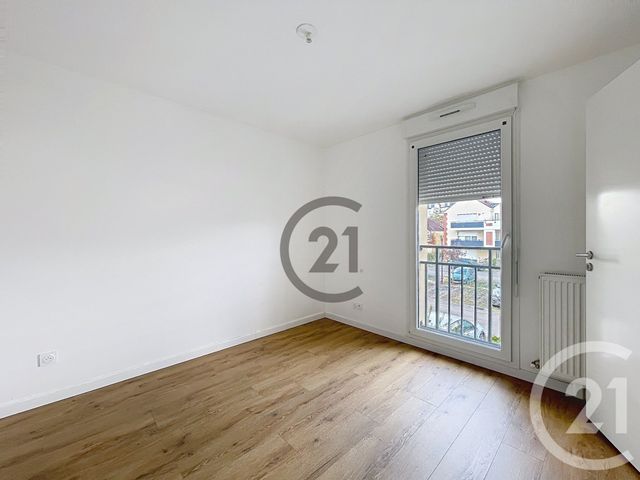 Appartement F3 à louer - 3 pièces - 60.8 m2 - DAMMARIE LES LYS - 77 - ILE-DE-FRANCE - Century 21 Cerim