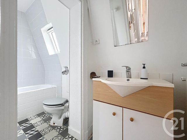 Appartement F2 à vendre - 2 pièces - 34.7 m2 - MELUN - 77 - ILE-DE-FRANCE - Century 21 Cerim