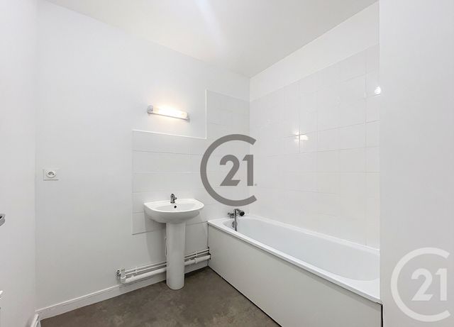 Appartement à louer - 3 pièces - 68.0 m2 - DAMMARIE LES LYS - 77 - ILE-DE-FRANCE - Century 21 Cerim