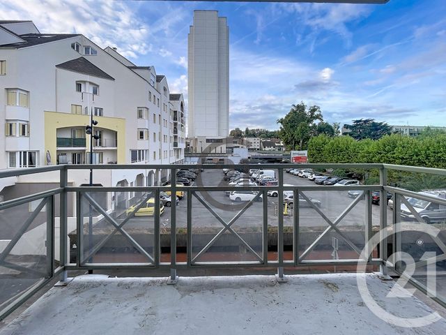 Appartement à louer - 3 pièces - 68.0 m2 - DAMMARIE LES LYS - 77 - ILE-DE-FRANCE - Century 21 Cerim