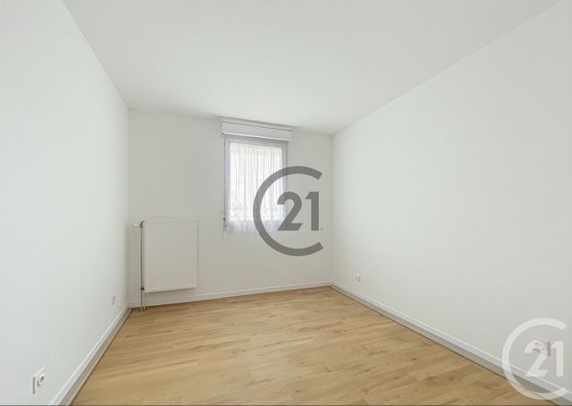 Appartement à louer - 3 pièces - 68.0 m2 - DAMMARIE LES LYS - 77 - ILE-DE-FRANCE - Century 21 Cerim