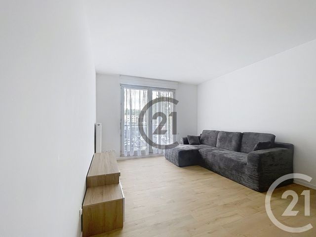 Appartement à louer - 3 pièces - 68.0 m2 - DAMMARIE LES LYS - 77 - ILE-DE-FRANCE - Century 21 Cerim