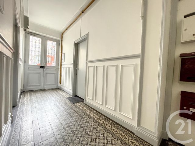 Appartement F2 à louer - 2 pièces - 33.7 m2 - MELUN - 77 - ILE-DE-FRANCE - Century 21 Cerim