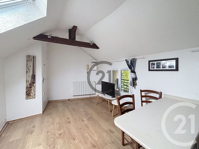 Appartement à louer - 2 pièces - 33.6 m2 - MELUN - 77 - ILE-DE-FRANCE - Century 21 Cerim