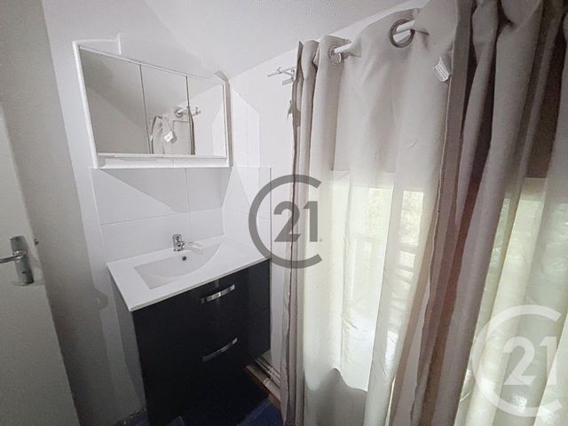 Appartement à louer - 2 pièces - 33.6 m2 - MELUN - 77 - ILE-DE-FRANCE - Century 21 Cerim