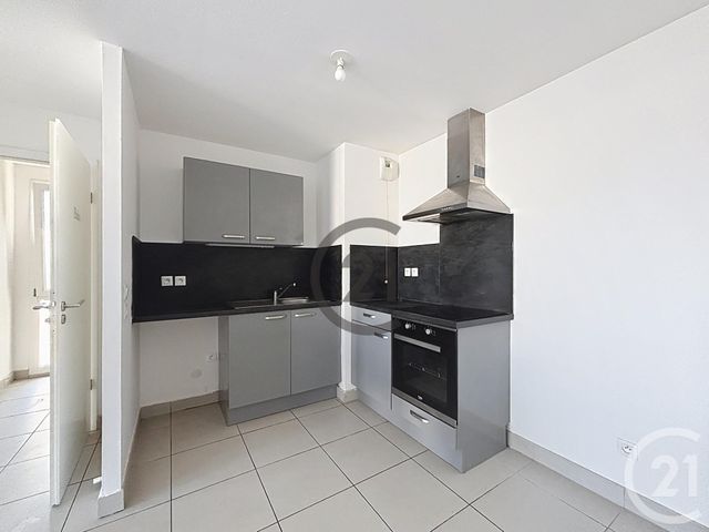 Appartement F3 à louer - 3 pièces - 62.8 m2 - DAMMARIE LES LYS - 77 - ILE-DE-FRANCE - Century 21 Cerim