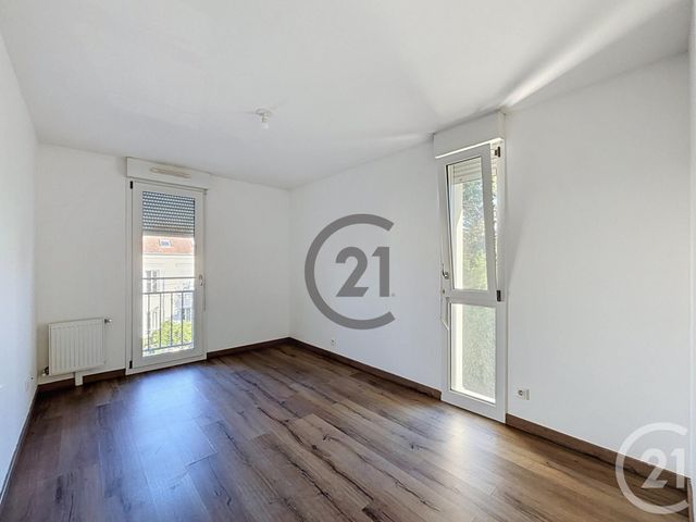 Appartement F3 à louer - 3 pièces - 62.8 m2 - DAMMARIE LES LYS - 77 - ILE-DE-FRANCE - Century 21 Cerim