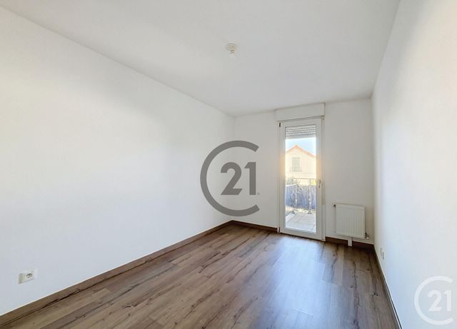 Appartement F3 à louer - 3 pièces - 62.8 m2 - DAMMARIE LES LYS - 77 - ILE-DE-FRANCE - Century 21 Cerim
