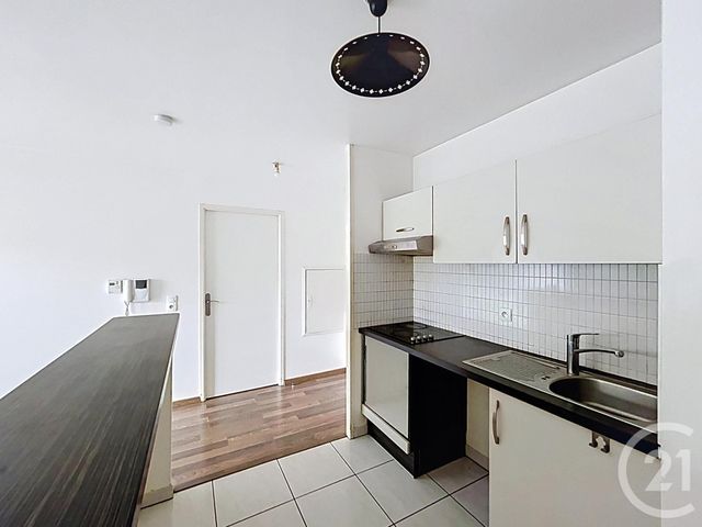 Appartement F2 à vendre - 2 pièces - 41.4 m2 - MELUN - 77 - ILE-DE-FRANCE - Century 21 Cerim