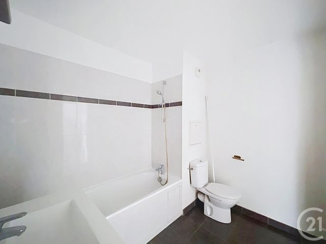Appartement F2 à vendre - 2 pièces - 41.4 m2 - MELUN - 77 - ILE-DE-FRANCE - Century 21 Cerim
