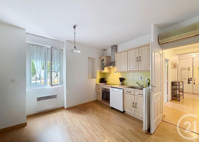 Appartement à louer - 3 pièces - 75.48 m2 - MELUN - 77 - ILE-DE-FRANCE - Century 21 Cerim