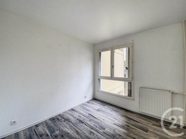 Appartement F4 à vendre - 4 pièces - 84.22 m2 - MELUN - 77 - ILE-DE-FRANCE - Century 21 Cerim