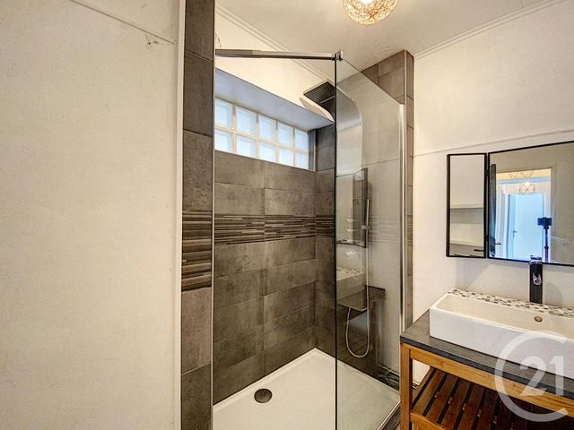 Appartement F4 à vendre - 4 pièces - 84.22 m2 - MELUN - 77 - ILE-DE-FRANCE - Century 21 Cerim