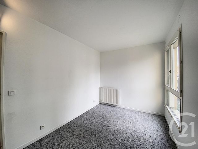Appartement F4 à vendre - 4 pièces - 84.22 m2 - MELUN - 77 - ILE-DE-FRANCE - Century 21 Cerim