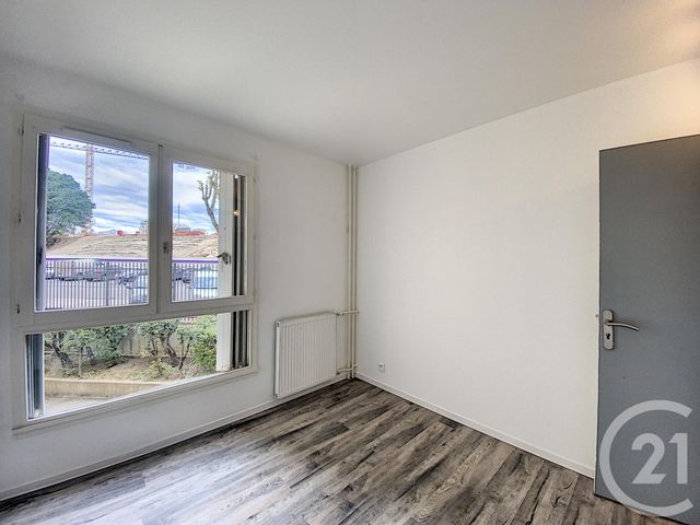 Appartement F4 à vendre - 4 pièces - 84.22 m2 - MELUN - 77 - ILE-DE-FRANCE - Century 21 Cerim