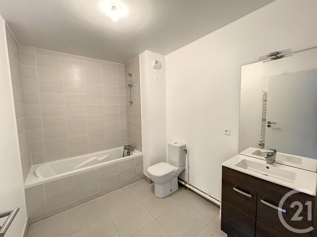 Appartement F2 à louer - 2 pièces - 45.1 m2 - MELUN - 77 - ILE-DE-FRANCE - Century 21 Cerim