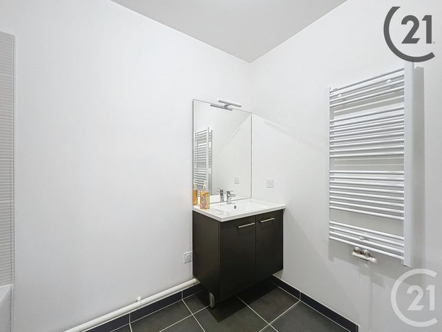 Appartement F3 à louer - 3 pièces - 58.96 m2 - DAMMARIE LES LYS - 77 - ILE-DE-FRANCE - Century 21 Cerim