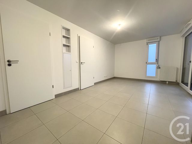 Appartement F2 à louer - 2 pièces - 38.5 m2 - MELUN - 77 - ILE-DE-FRANCE - Century 21 Cerim