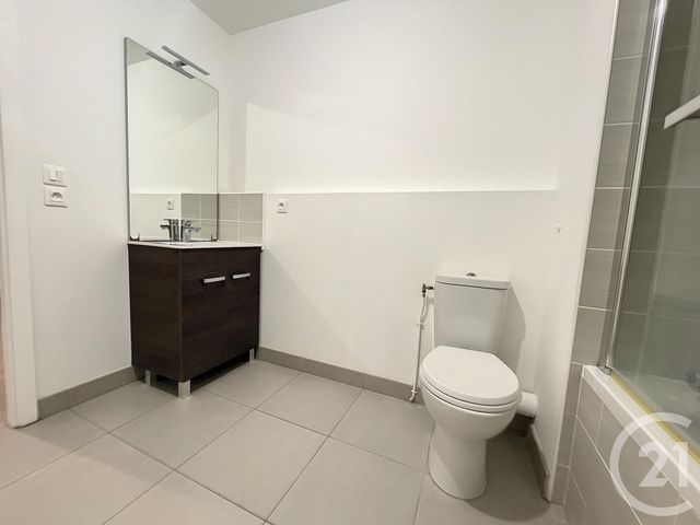 Appartement F2 à louer - 2 pièces - 38.5 m2 - MELUN - 77 - ILE-DE-FRANCE - Century 21 Cerim