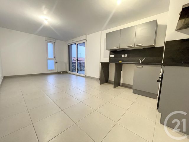 Appartement F2 à louer - 2 pièces - 38.5 m2 - MELUN - 77 - ILE-DE-FRANCE - Century 21 Cerim