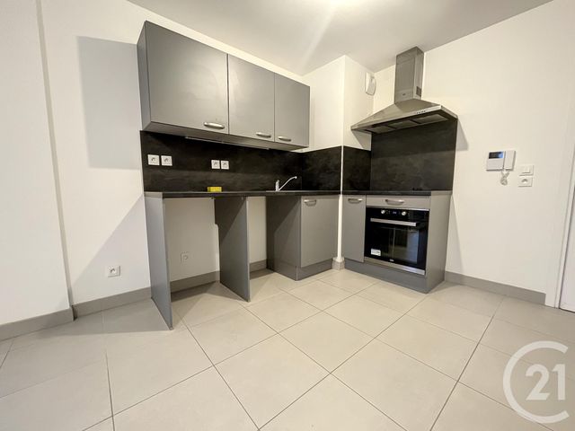 Appartement F2 à louer - 2 pièces - 38.5 m2 - MELUN - 77 - ILE-DE-FRANCE - Century 21 Cerim