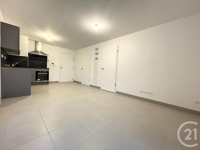 Appartement F2 à louer - 2 pièces - 38.5 m2 - MELUN - 77 - ILE-DE-FRANCE - Century 21 Cerim