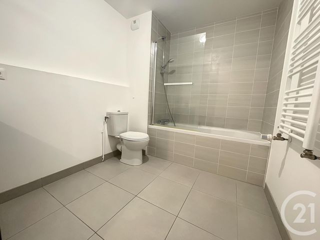 Appartement F2 à louer - 2 pièces - 38.5 m2 - MELUN - 77 - ILE-DE-FRANCE - Century 21 Cerim