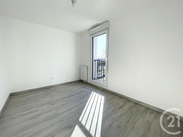 Appartement F3 à louer - 3 pièces - 60.5 m2 - LE MEE SUR SEINE - 77 - ILE-DE-FRANCE - Century 21 Cerim