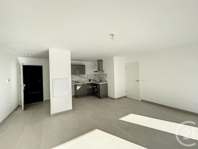Appartement F3 à louer - 3 pièces - 60.5 m2 - LE MEE SUR SEINE - 77 - ILE-DE-FRANCE - Century 21 Cerim