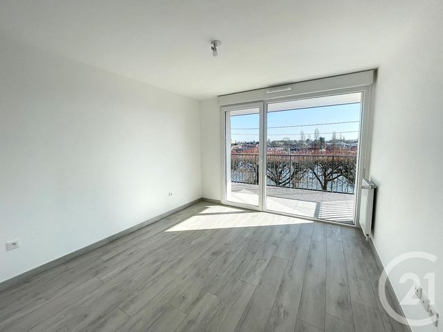 Appartement F3 à louer - 3 pièces - 60.5 m2 - LE MEE SUR SEINE - 77 - ILE-DE-FRANCE - Century 21 Cerim